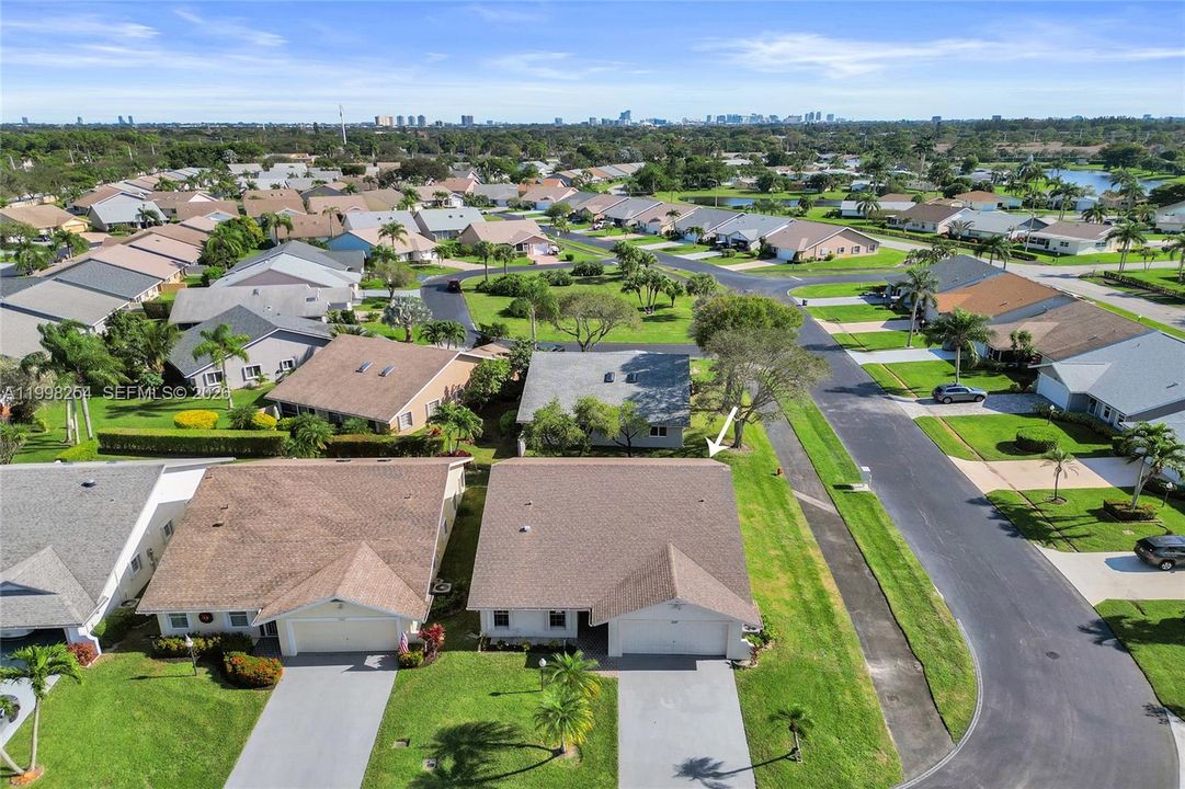 Active With Contract: $389,950 (2 beds, 2 baths, 1653 Square Feet)