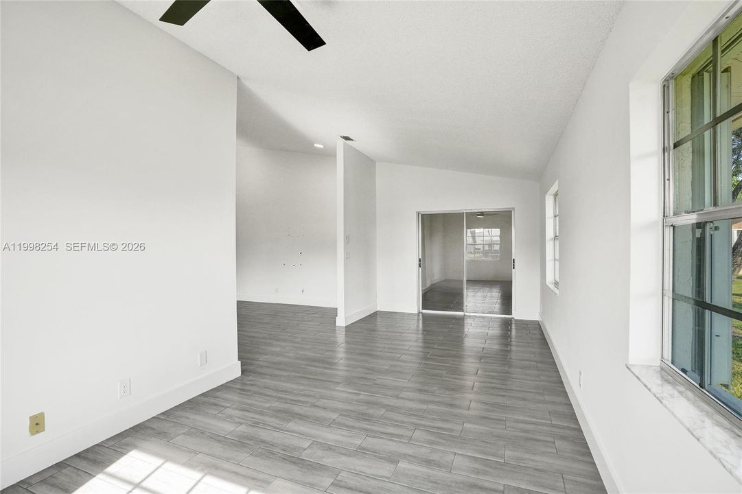 Active With Contract: $389,950 (2 beds, 2 baths, 1653 Square Feet)