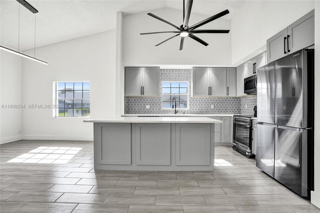 Active With Contract: $389,950 (2 beds, 2 baths, 1653 Square Feet)