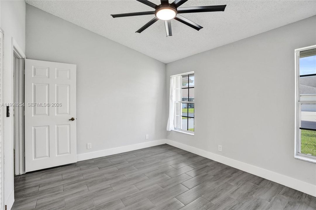 Active With Contract: $389,950 (2 beds, 2 baths, 1653 Square Feet)