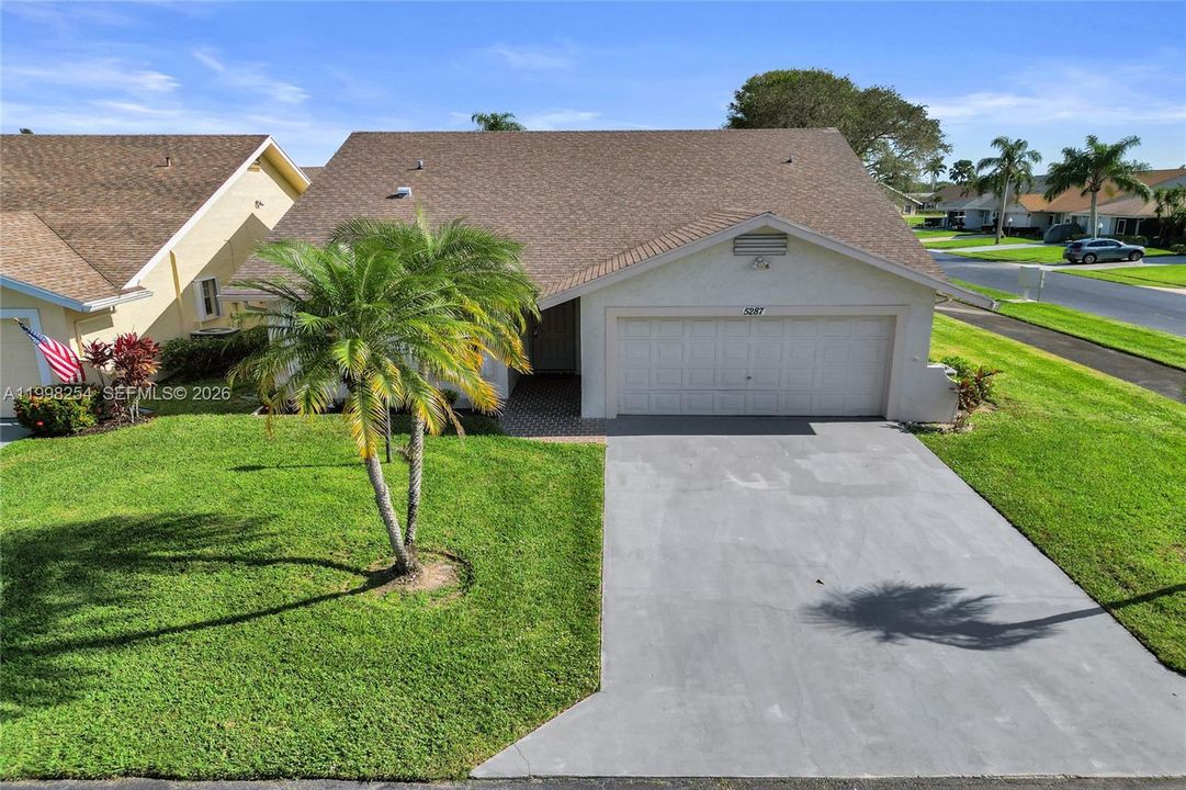 Active With Contract: $389,950 (2 beds, 2 baths, 1653 Square Feet)