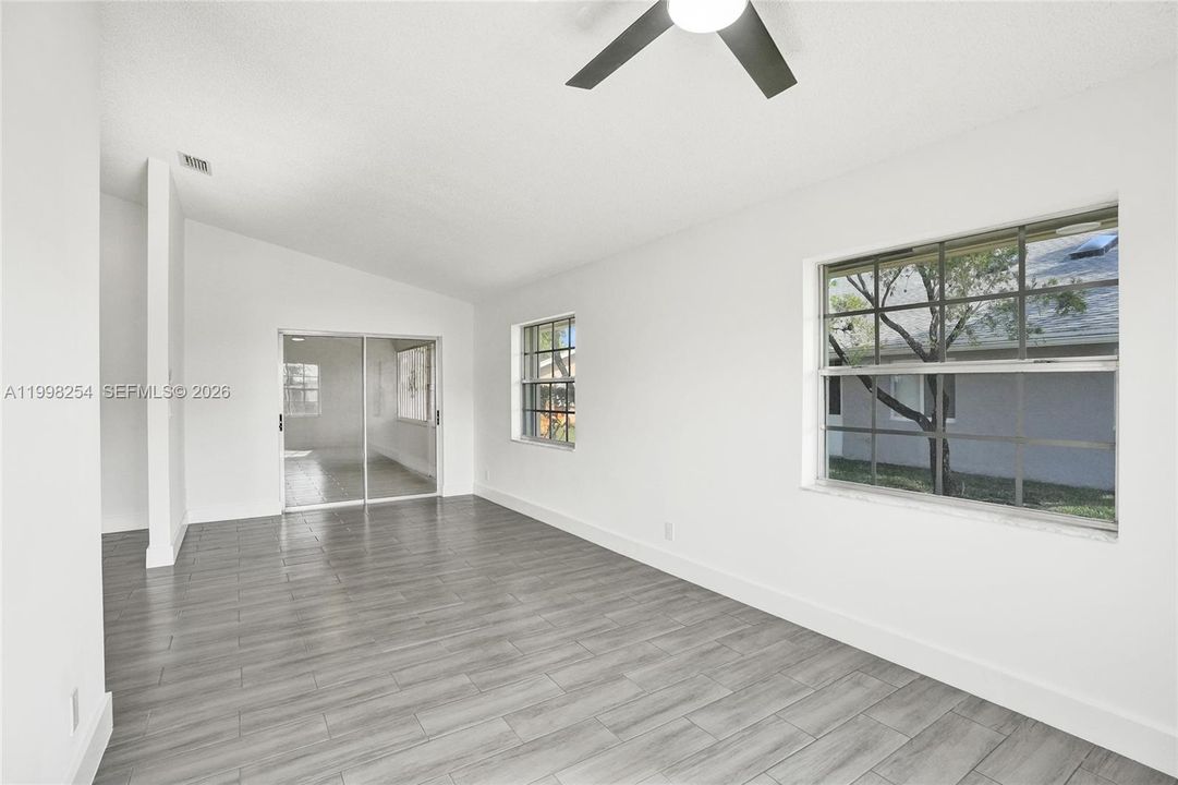 Active With Contract: $389,950 (2 beds, 2 baths, 1653 Square Feet)