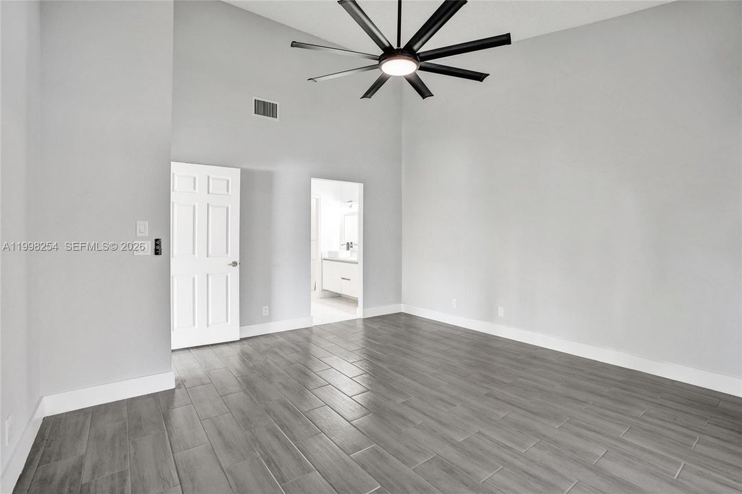 Active With Contract: $389,950 (2 beds, 2 baths, 1653 Square Feet)