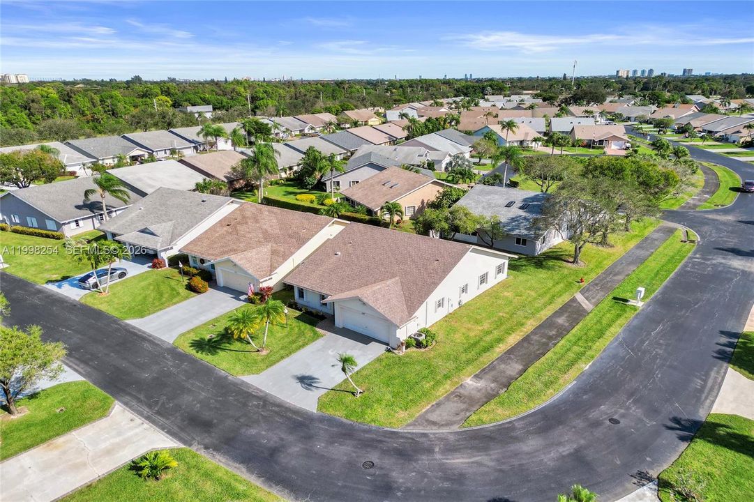 Active With Contract: $389,950 (2 beds, 2 baths, 1653 Square Feet)