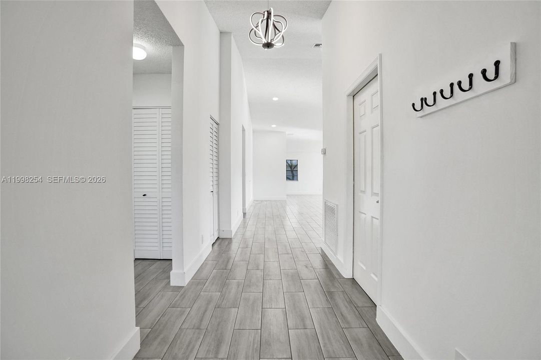 Active With Contract: $389,950 (2 beds, 2 baths, 1653 Square Feet)