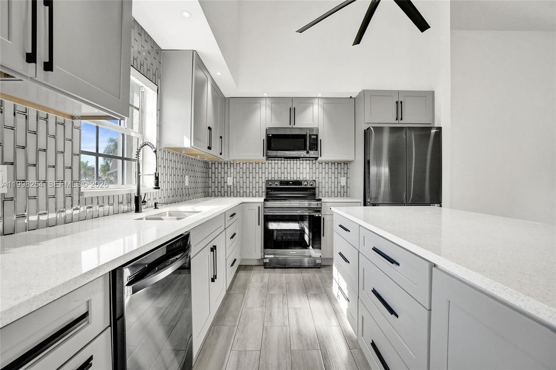 Active With Contract: $389,950 (2 beds, 2 baths, 1653 Square Feet)