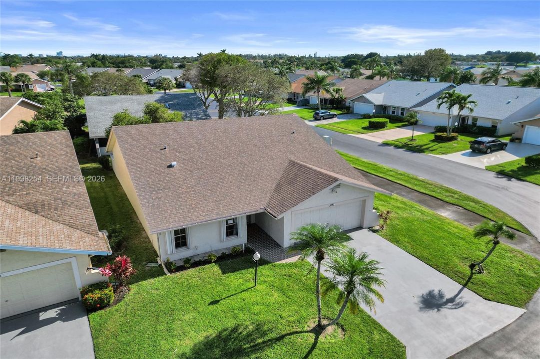 Active With Contract: $389,950 (2 beds, 2 baths, 1653 Square Feet)