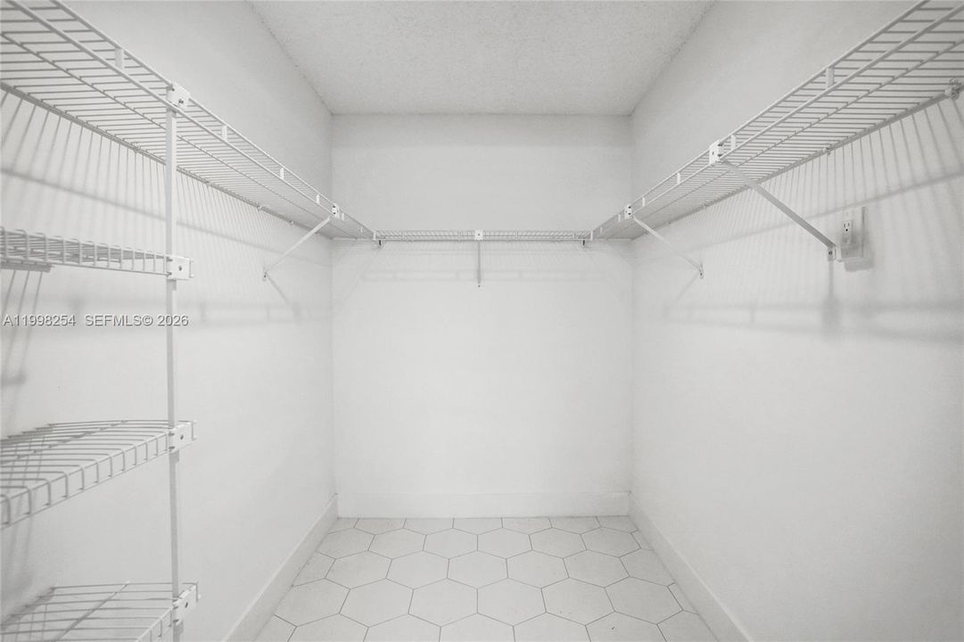 Active With Contract: $389,950 (2 beds, 2 baths, 1653 Square Feet)