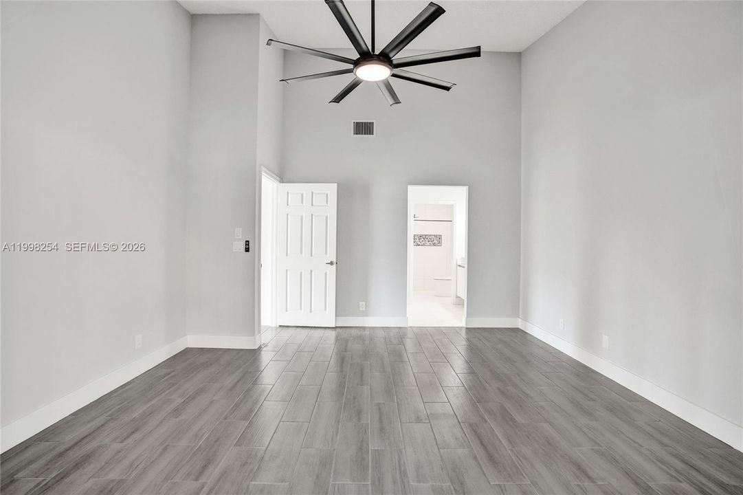 Active With Contract: $389,950 (2 beds, 2 baths, 1653 Square Feet)