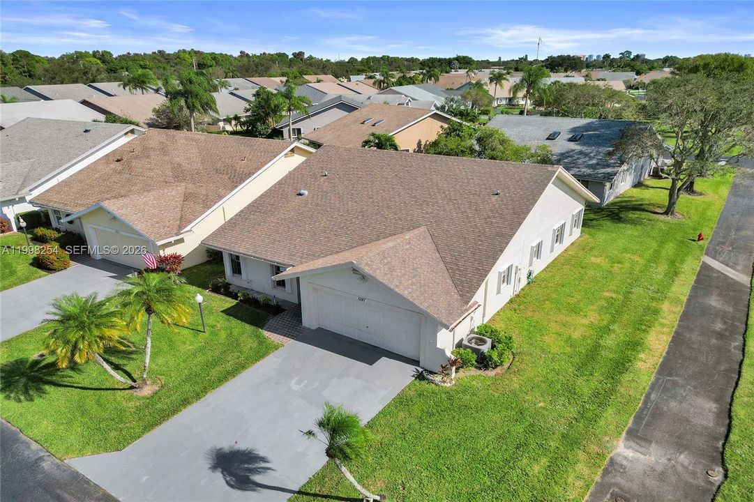 Active With Contract: $389,950 (2 beds, 2 baths, 1653 Square Feet)