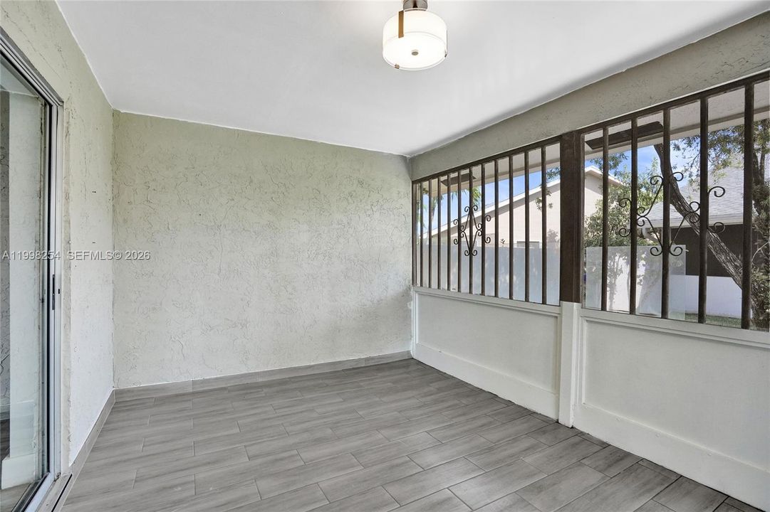 Active With Contract: $389,950 (2 beds, 2 baths, 1653 Square Feet)