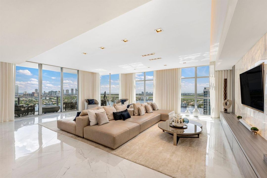 17301 Biscayne Blvd_1oakstudios_09
