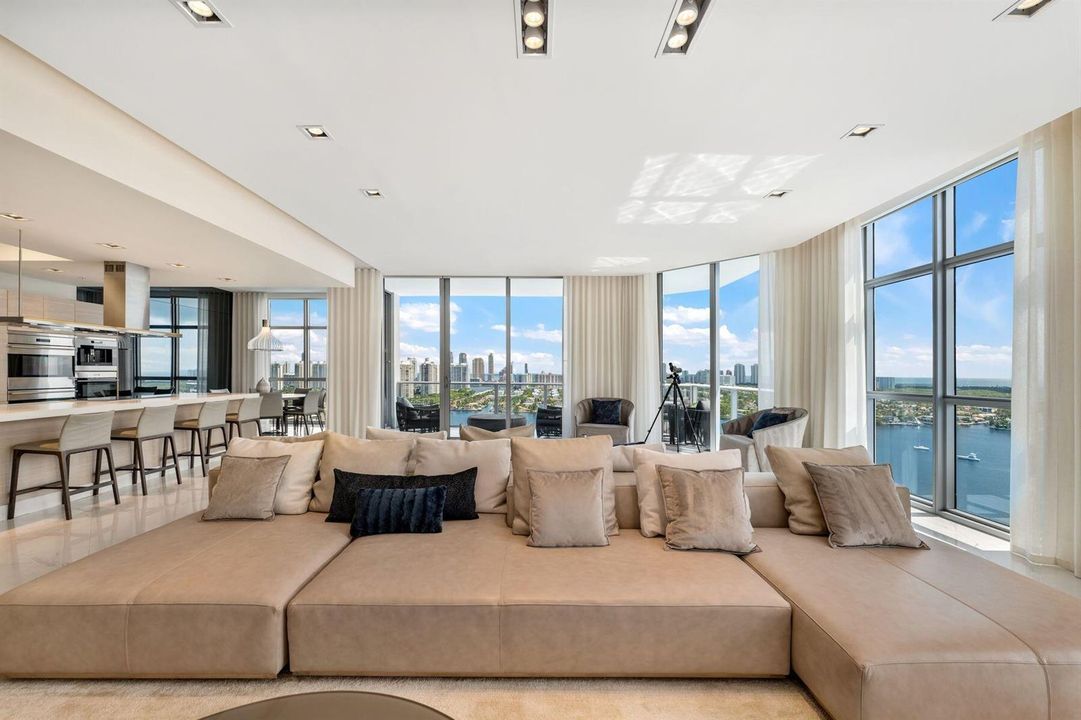 17301 Biscayne Blvd_1oakstudios_06