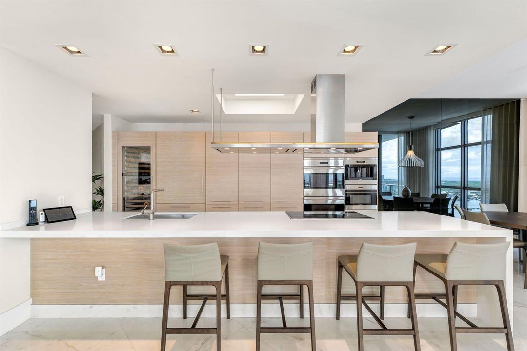 17301 Biscayne Blvd_1oakstudios_04