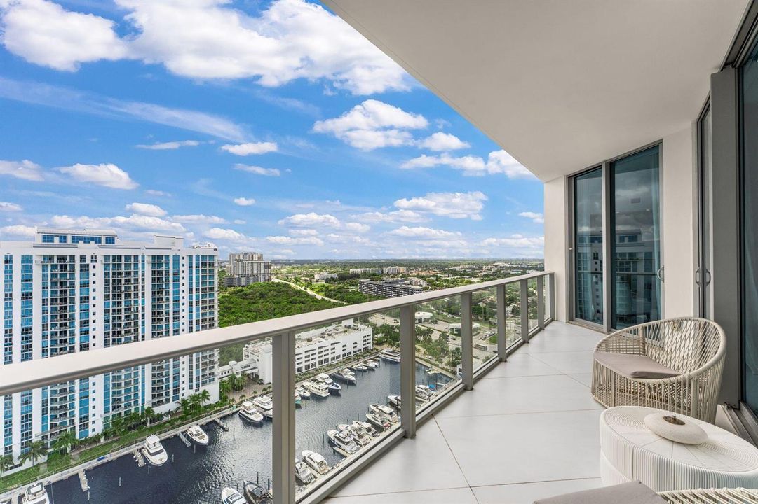 17301 Biscayne Blvd_1oakstudios_40
