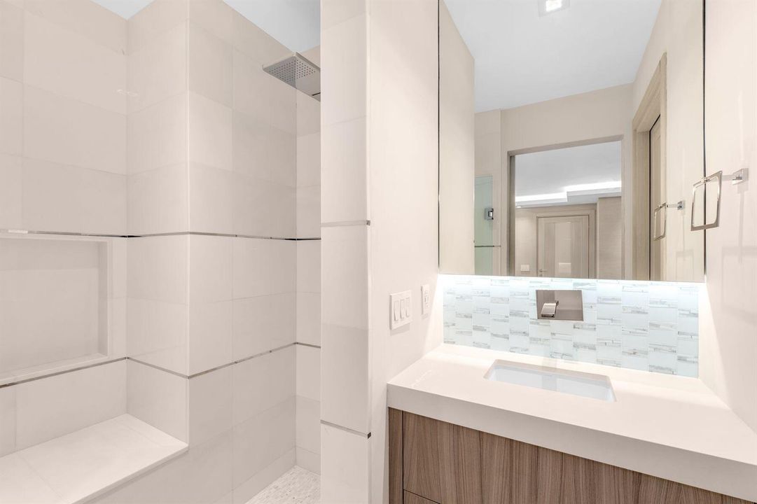 17301 Biscayne Blvd_1oakstudios_32