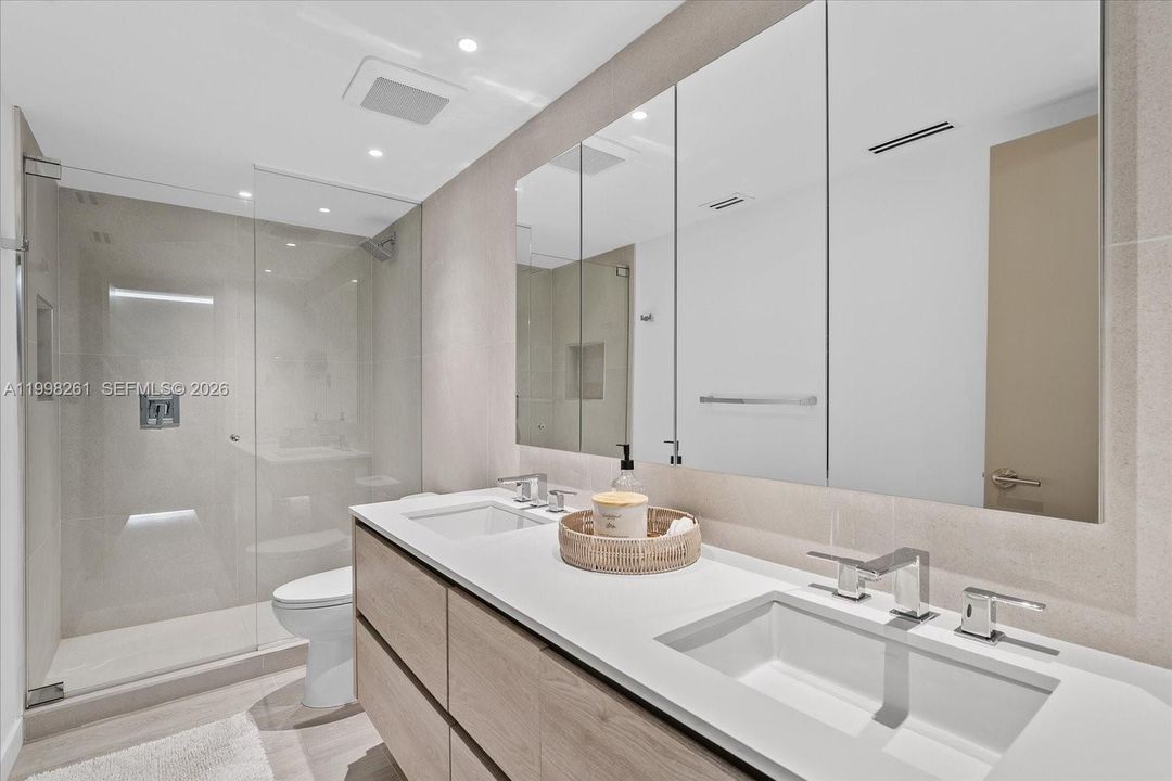 For Rent: $19,000 (3 beds, 2 baths, 1930 Square Feet)