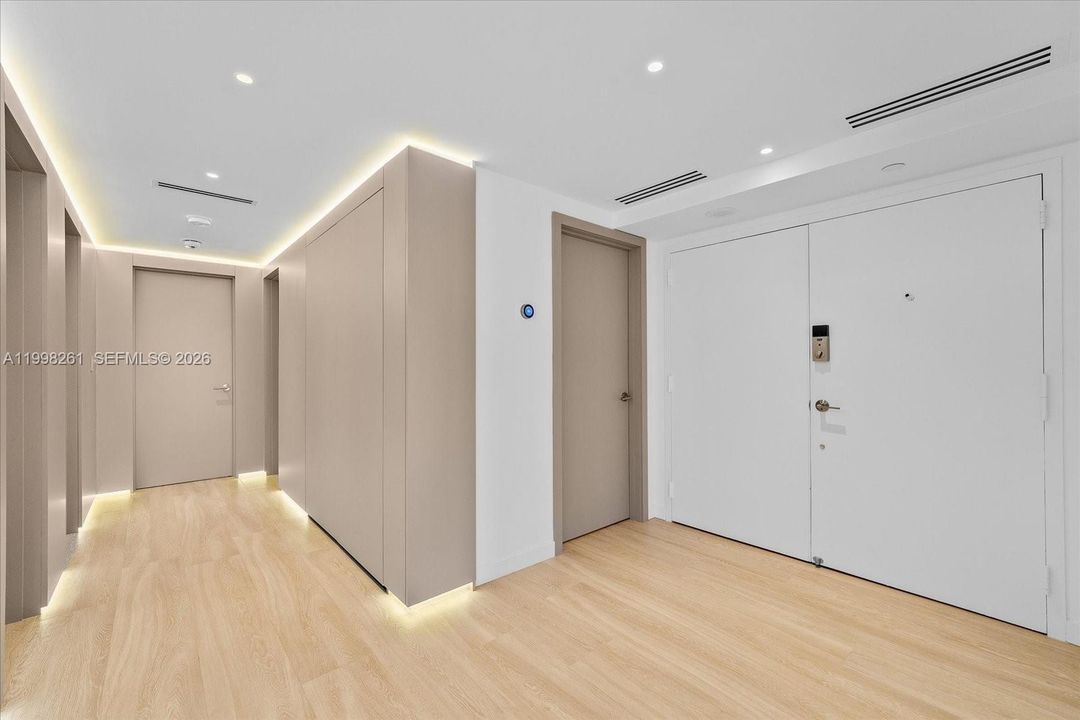 For Rent: $19,000 (3 beds, 2 baths, 1930 Square Feet)