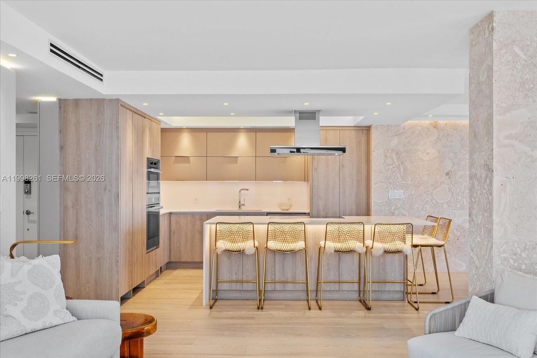 For Rent: $19,000 (3 beds, 2 baths, 1930 Square Feet)