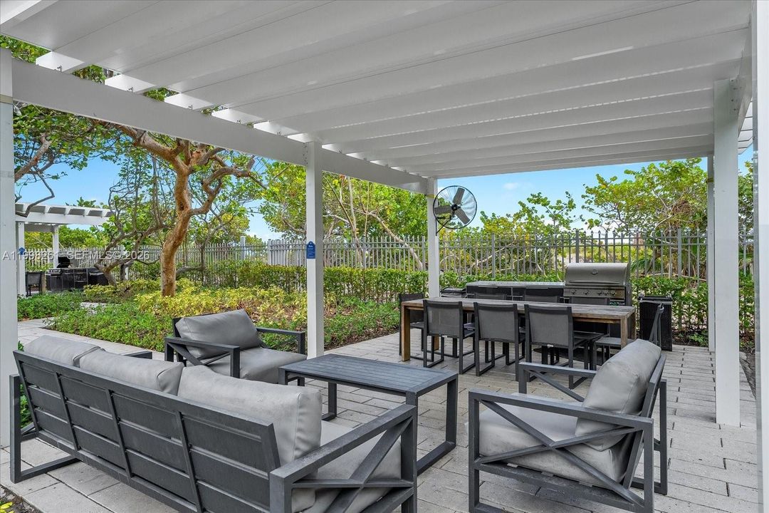For Rent: $19,000 (3 beds, 2 baths, 1930 Square Feet)