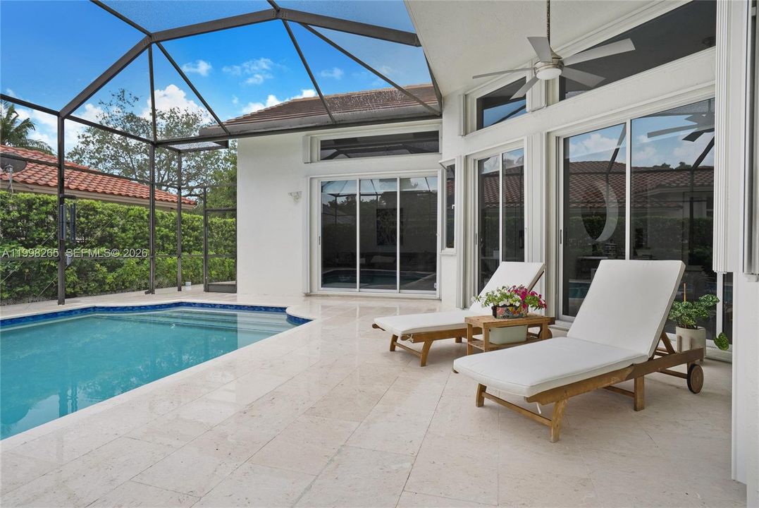 Недавно продано: $1,120,000 (5 спален, 3 ванн, 2455 Квадратных фут)