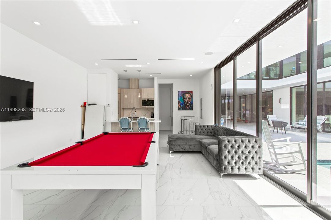 For Rent: $55,000 (7 beds, 10 baths, 8107 Square Feet)