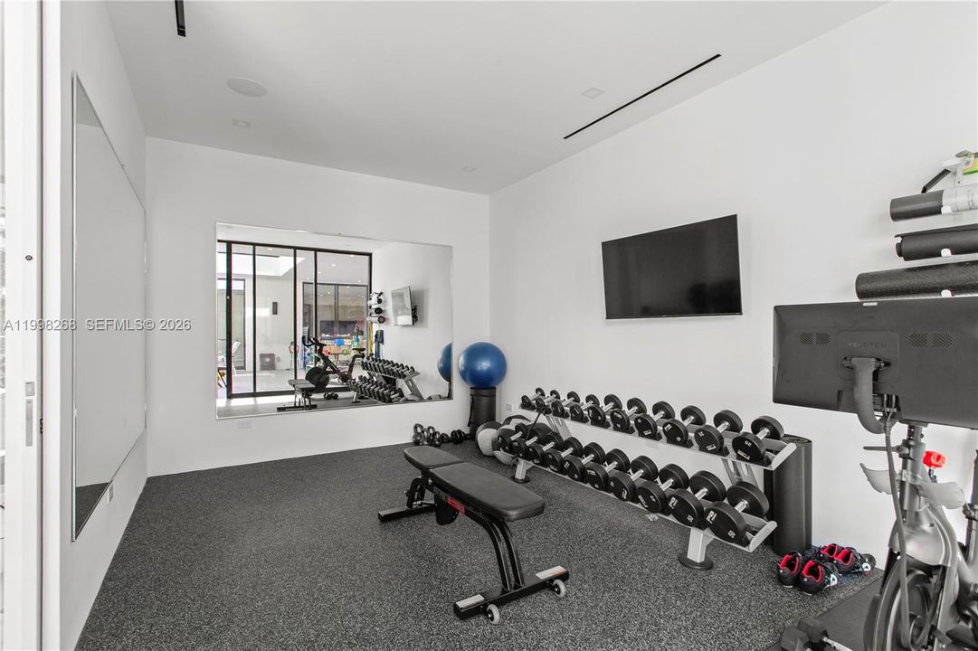 For Rent: $55,000 (7 beds, 10 baths, 8107 Square Feet)