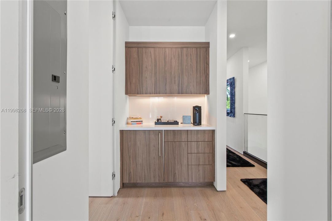For Rent: $55,000 (7 beds, 10 baths, 8107 Square Feet)