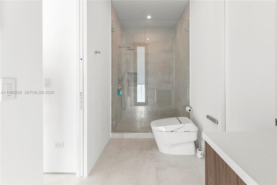 For Rent: $55,000 (7 beds, 10 baths, 8107 Square Feet)