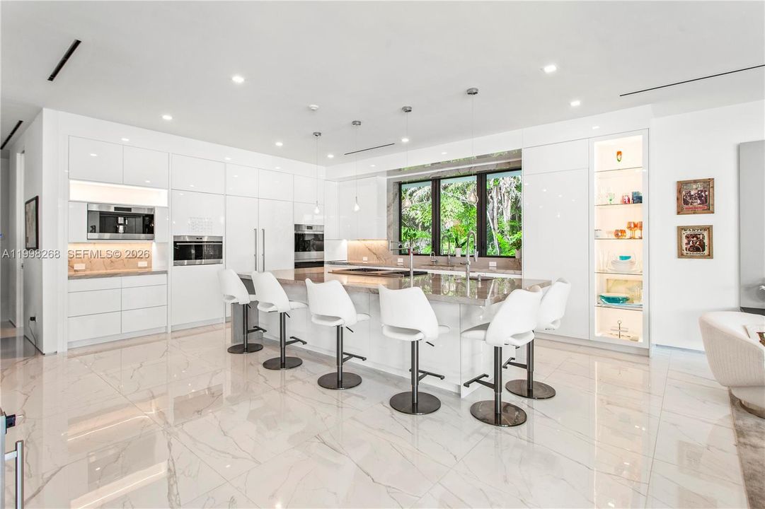 For Rent: $55,000 (7 beds, 10 baths, 8107 Square Feet)