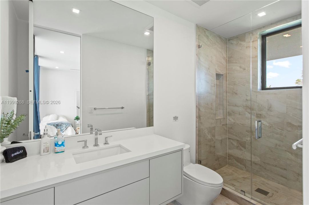 For Rent: $55,000 (7 beds, 10 baths, 8107 Square Feet)