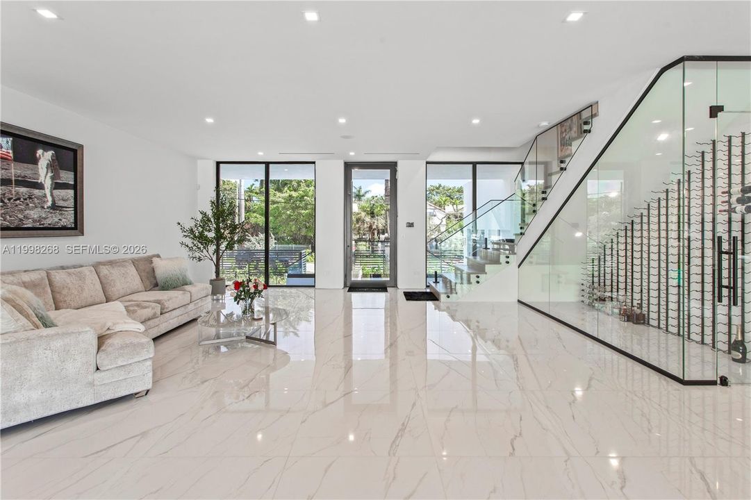 For Rent: $55,000 (7 beds, 10 baths, 8107 Square Feet)