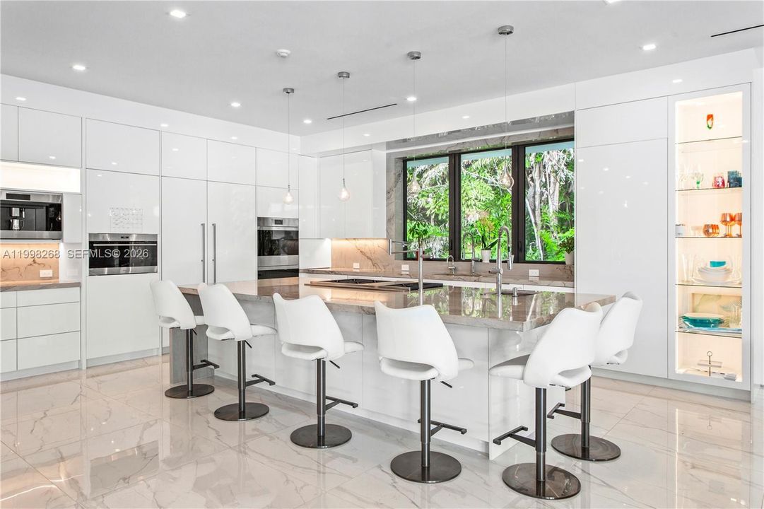 For Rent: $55,000 (7 beds, 10 baths, 8107 Square Feet)