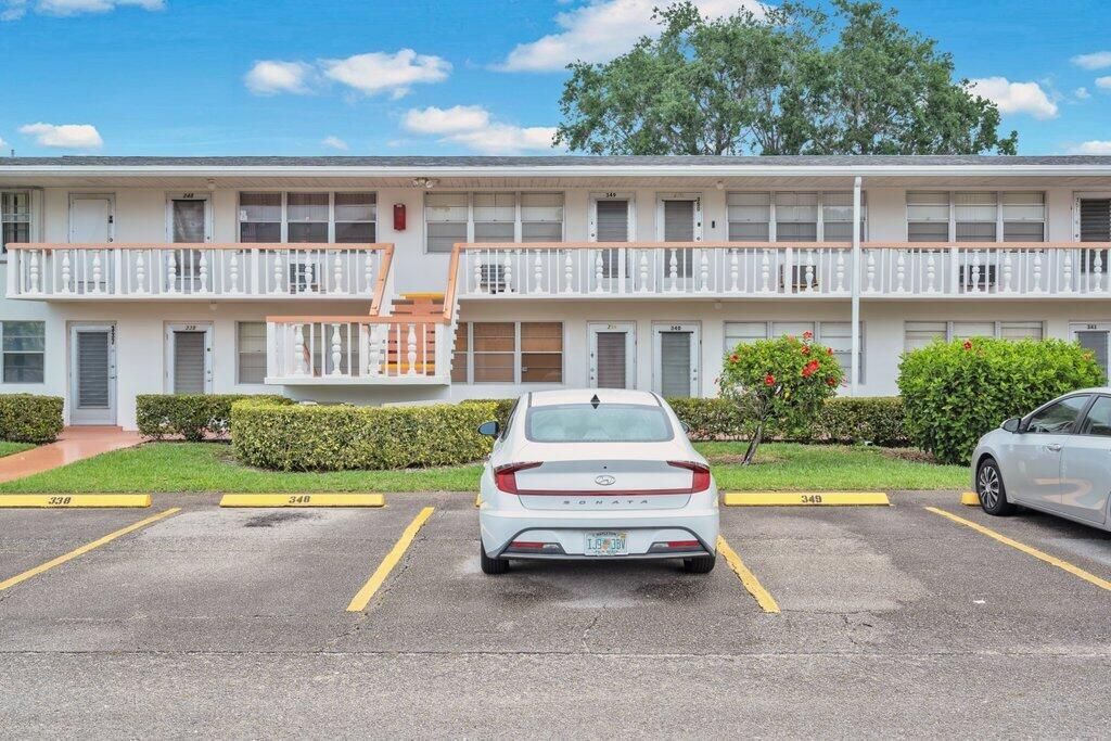 Front Exterior.jpeg-SMALL