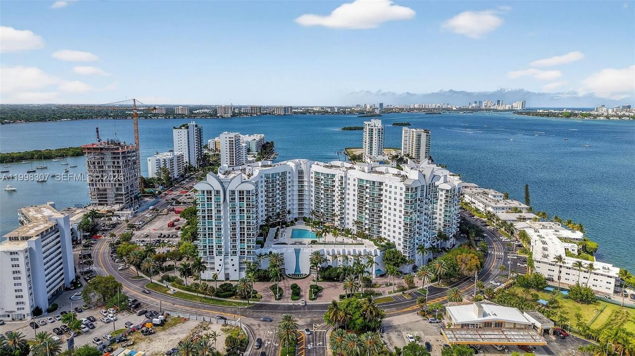 На продажу: $685,000 (2 спален, 2 ванн, 1552 Квадратных фут)
