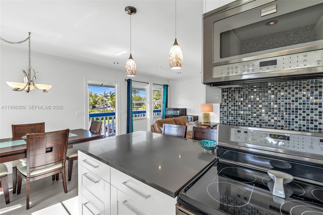 Activo con contrato: $179,000 (2 camas, 1 baños, 820 Pies cuadrados)