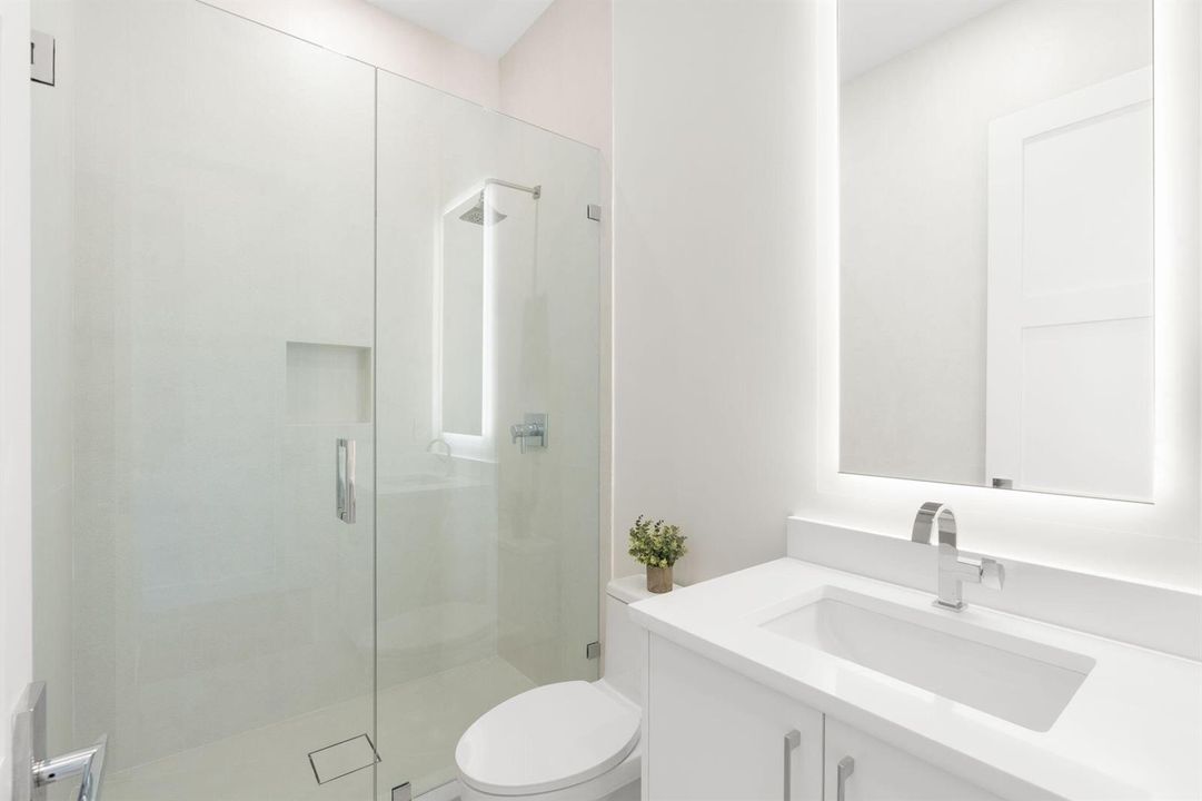 45-web-or-mls-2406 NE 13th Ct Fort Laude