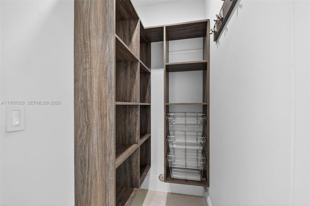 En Venta: $2,365,000 (5 camas, 5 baños, 3047 Pies cuadrados)
