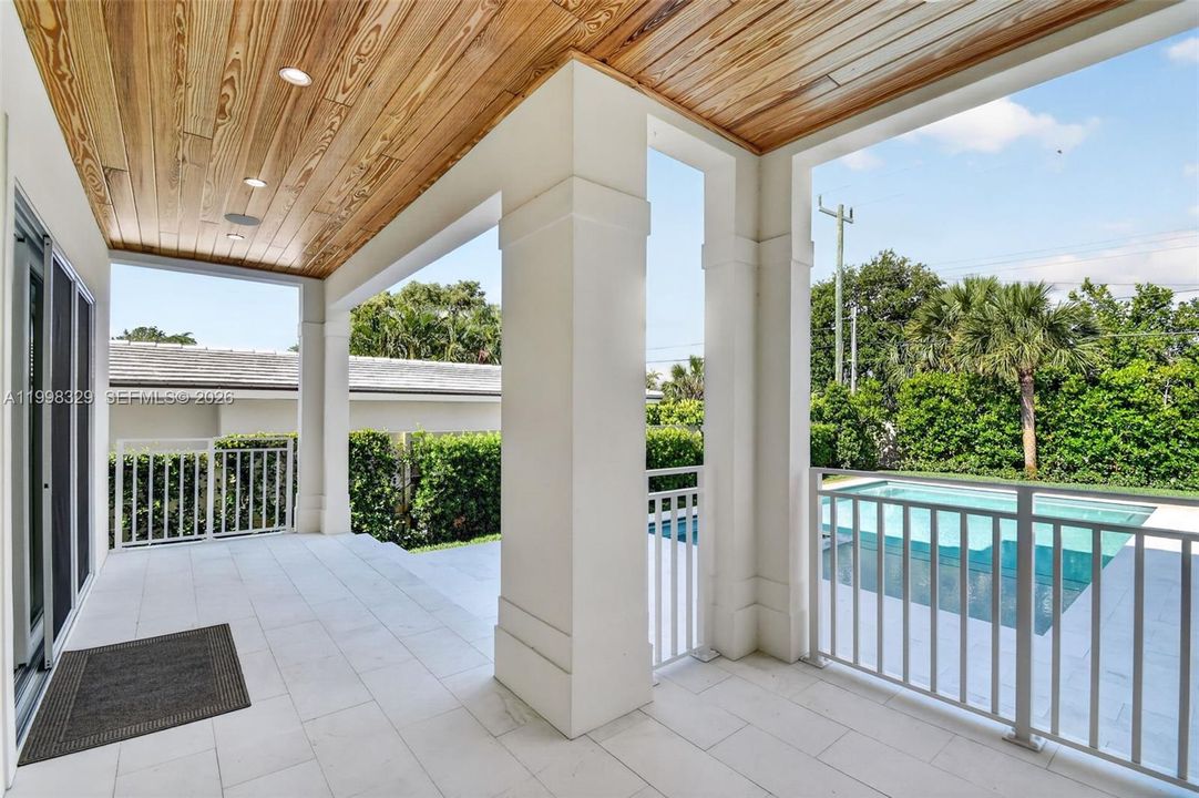 En Venta: $2,365,000 (5 camas, 5 baños, 3047 Pies cuadrados)