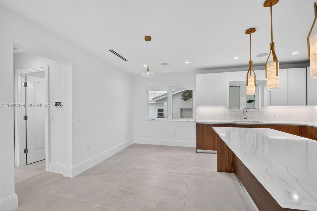 En Venta: $2,365,000 (5 camas, 5 baños, 3047 Pies cuadrados)