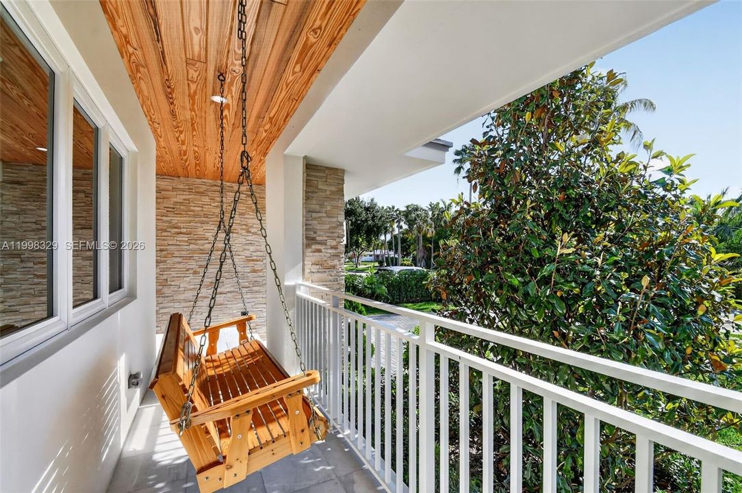 En Venta: $2,365,000 (5 camas, 5 baños, 3047 Pies cuadrados)