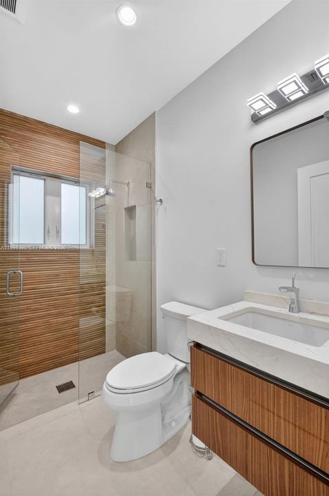 En Venta: $2,365,000 (5 camas, 5 baños, 3047 Pies cuadrados)