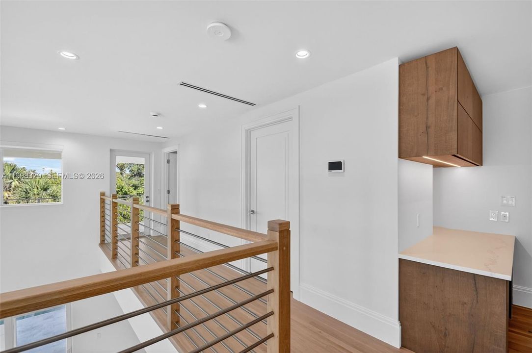 En Venta: $2,365,000 (5 camas, 5 baños, 3047 Pies cuadrados)