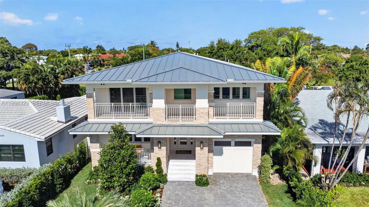 En Venta: $2,365,000 (5 camas, 5 baños, 3047 Pies cuadrados)