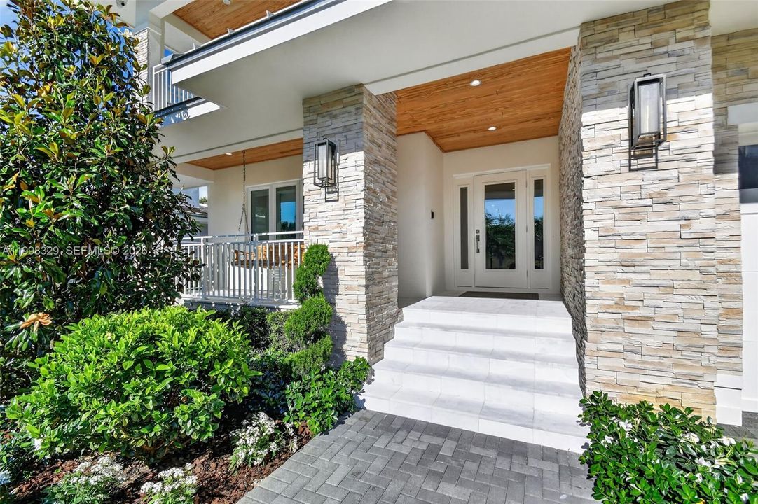 En Venta: $2,365,000 (5 camas, 5 baños, 3047 Pies cuadrados)