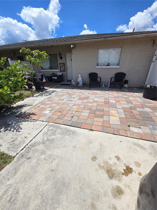For Sale: $390,000 (0 beds, 0 baths, 1800 Square Feet)