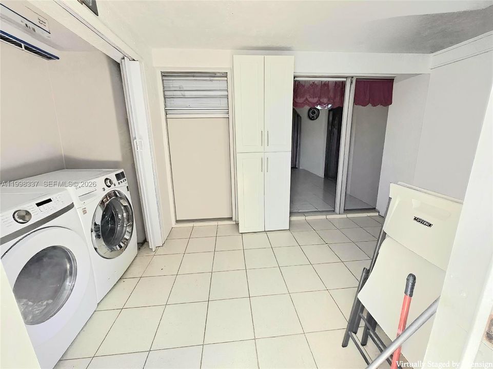 For Sale: $390,000 (0 beds, 0 baths, 1800 Square Feet)