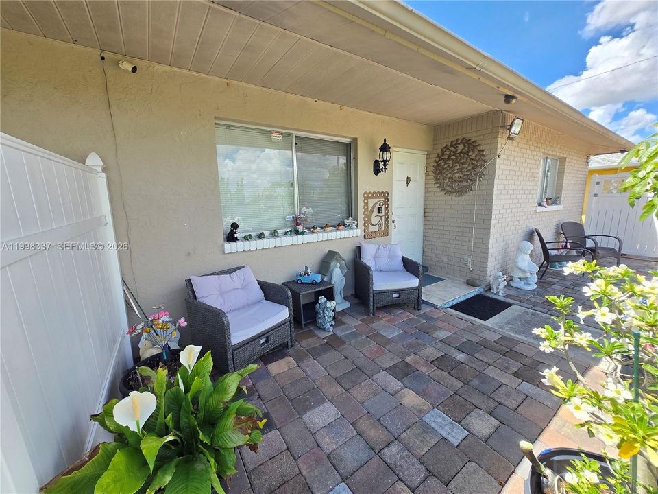 For Sale: $390,000 (0 beds, 0 baths, 1800 Square Feet)