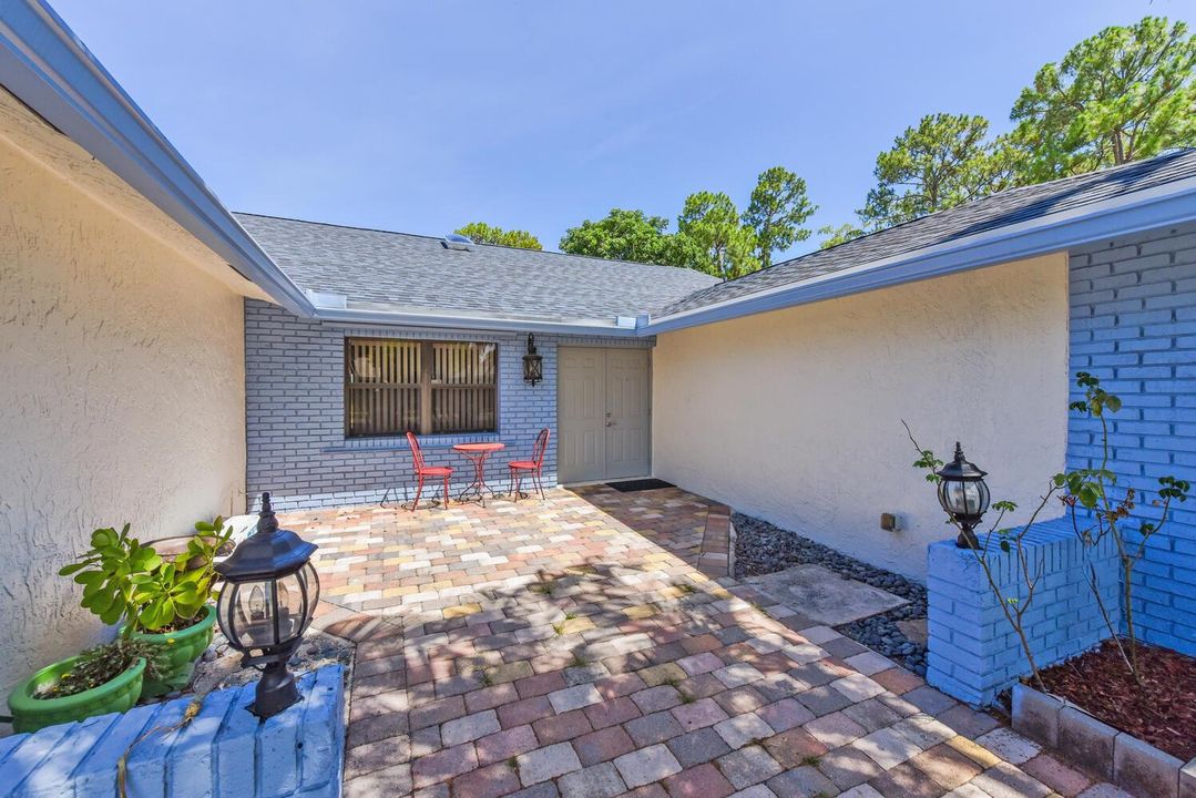 13442 Northumberland Cir-large-003-006-1