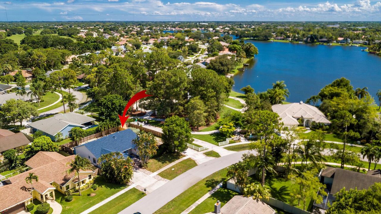 13442 Northumberland Cir-large-031-010-1